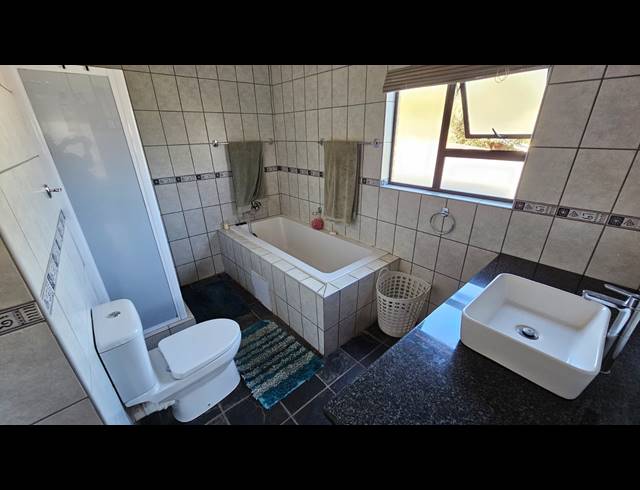 3 BEDROOM HOUSE FOR SALE IN SWARTRUGGENS